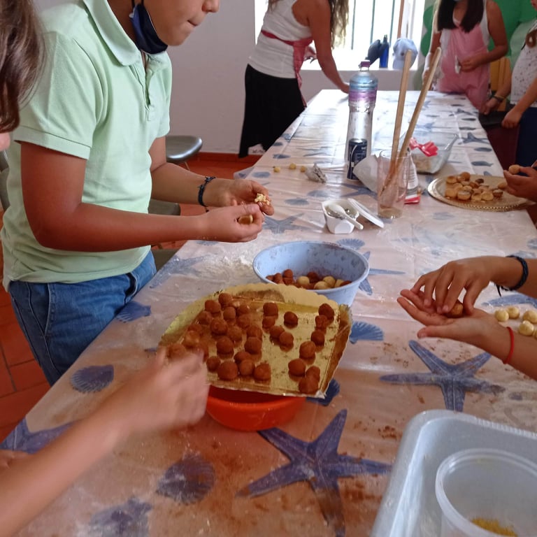 "De férias na biblioteca”: Ateliês de verão 