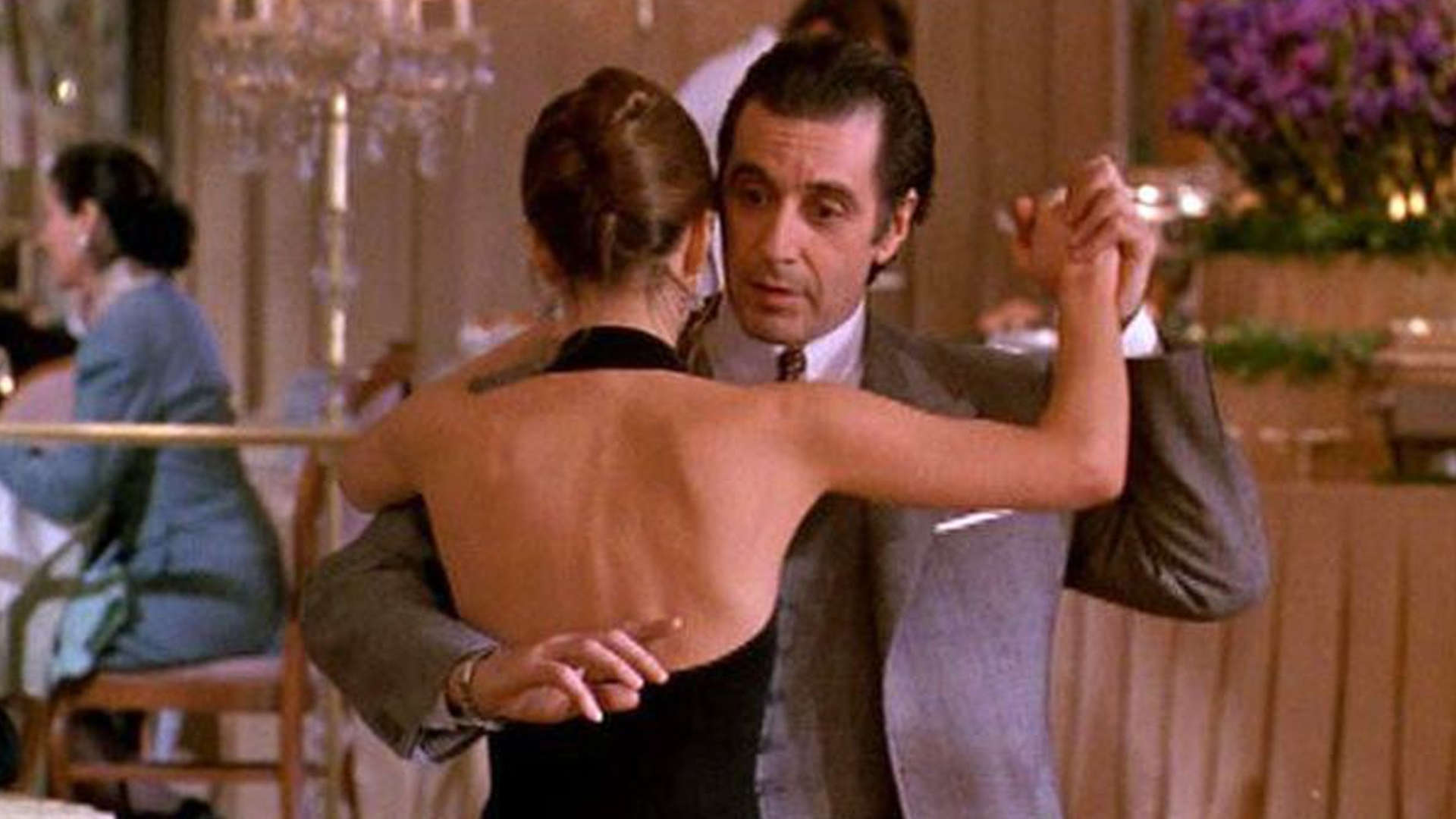 Exibição do filme "Perfume de Mulher"